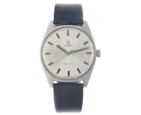 Case: steel - strap: leather - manual winding - condition: good - diameter: 34 mm - wristsize: approx. 20 cm - plexiglass - E