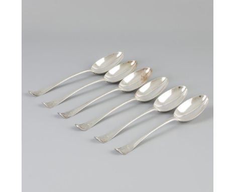 Performed in "Amsterdams Lof" including 1 spoon (Amsterdam, Roelof Helweg 1776-1811). Netherlands, Amsterdam, Jacob Hulscher,