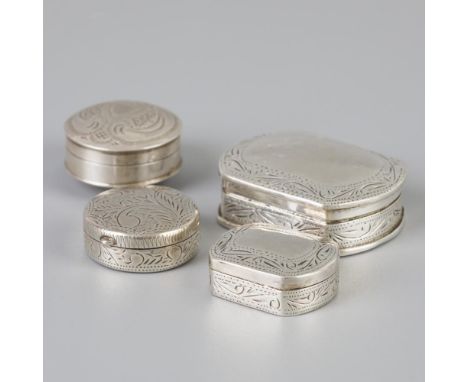 Various versions with engraved decorations. 3 boxes with vacant cartouche. The Netherlands / ?, Schoonhoven / ?, J. Niekerk /