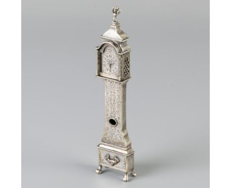 Beautiful model, highly detailed. Netherlands, 20th century, hallmarks: sword - light signs of use. 84 grams, 835/1000. Dim. 