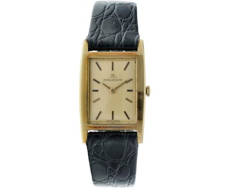 Case: yellow gold (18 kt.) - strap: leather - manual winding - condition: very good - diameter: 23 x 36 mm - wristsize: 20 cm