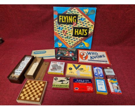 Mixed lot of vintage parlour games.