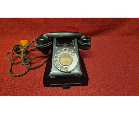 Vintage 1940's GPO series 312 telephone.