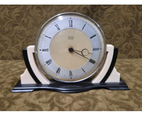 Art Deco Smiths Bakelite 8 day mantle clock with working movement.
