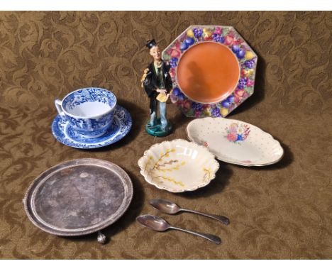 Small mixed lot pottery and porcelain to include EPNS ball and claw waiter, Spode Italia teacup and saucer, novelty pottery f