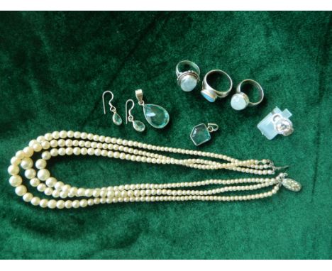 Collection of contemporary silver jewellery to include a silver and Opal ring, size T, 2 blue stone &amp; silver pendants and