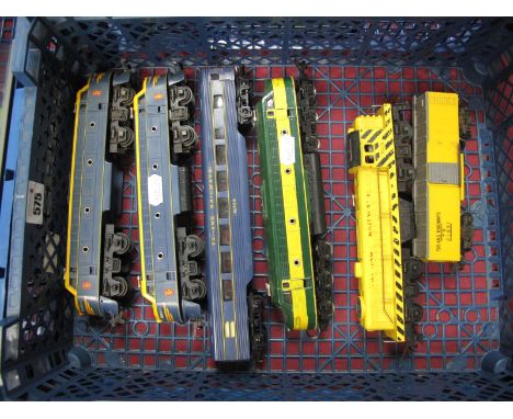 Two Triang 'OO' Gauge/4mm Unboxed Bo-Bo Transcontinental  Diesel Powered Locomotives, yellow/blue livery R/No 5007, plus a co