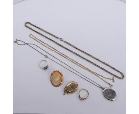 A 9ct yellow gold curblink Chain, 45cm long, together with an unmarked green stone ring, tested as 9ct gold, Size O½, total w