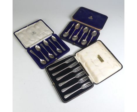 A cased set of six George V silver Coffee Spoons, by Mappin &amp; Webb Ltd., hallmarked Sheffield 1923, together with a cased