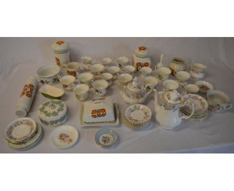 Large quantity of mixed dinner / tea services including Royal Worcester, Royal Albert, Paragon etc (2 boxes)