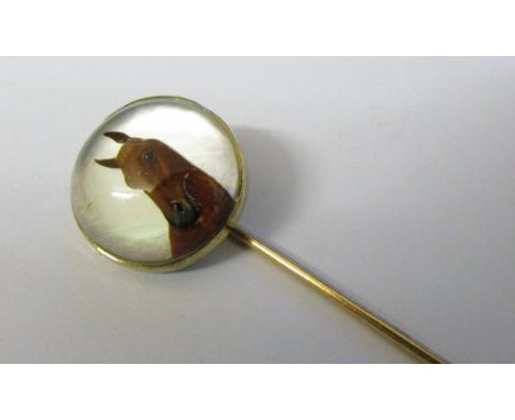 14ct gold reverse crystal intaglio stick pin of a horse