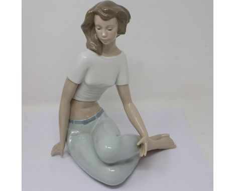 Nao figurine, Mediterranean Breeze, 1330, no chips or cracks, H: 27 cm. P&amp;P Group 2 (£18+VAT for the first lot and £3+VAT