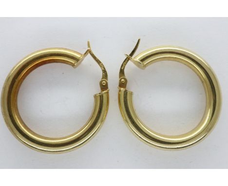 Pair of 9ct gold hoop earrings. D: 25 mm, 2.2g. P&amp;P Group 1 (£14+VAT for the first lot and £1+VAT for subsequent lots) 