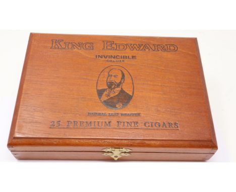 Twenty cased King Edward invincible deluxe cigars. P&amp;P Group 1 (£14+VAT for the first lot and £1+VAT for subsequent lots)