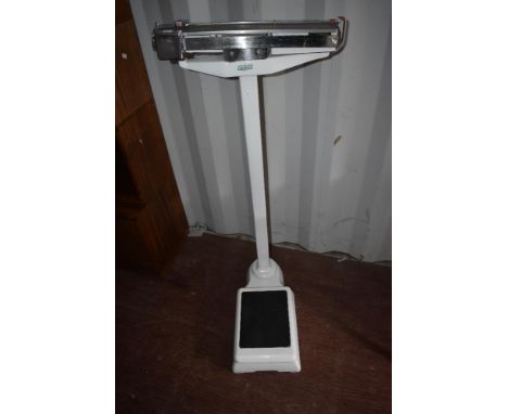 A vintage set of doctors platform scales, by Avery