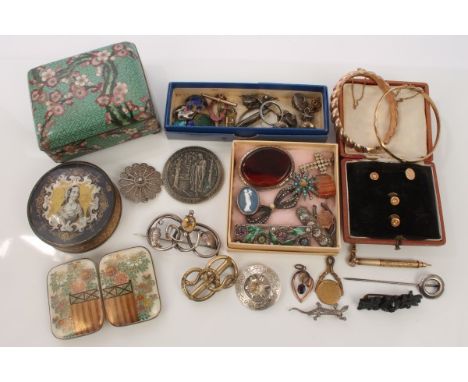 Victorian yellow metal bangle, Japanese Satsuma buckle, Victorian brooches and various antique and later costume jewellery CO