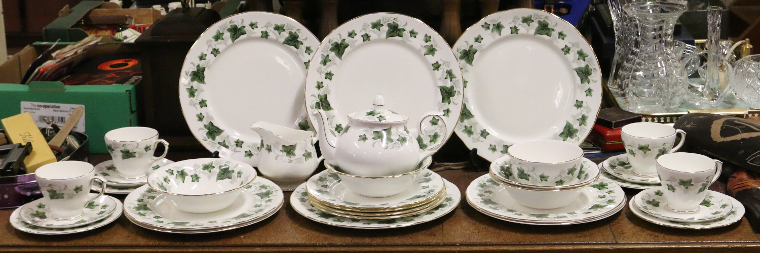 A Duchess fine bone china thirty one piece tea and dinner service