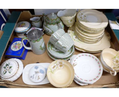 A Copeland Spode tea for two tea set, Paragon tea wares, trinket pots, etc. **PLEASE NOTE THIS LOT IS NOT ELIGIBLE FOR IN-HOU