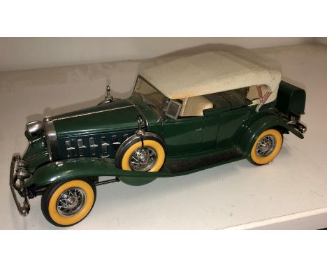 FRANKLIN MINT 1:24 SCALE PRECISION MODEL 1932 CADILLAC V16