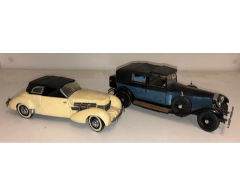 FRANKLIN MINT 1:24 SCALE PRECISION MODEL 1937 FORD 812 PHATEON COUPE AND 1929 ROLLS ROYCE PHANTOM 1 (UNBOXED)