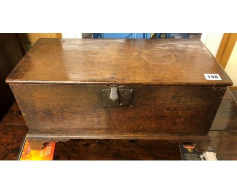 18TH CENTURY OAK MINIATURE COFFER HAVING ORIGINAL IRON LOCK ON BRACKET FEET WITH INTERIOR CANDLE BOX 47CM X 22CM X 23CM APPRO