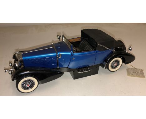 FRANKLIN MINT 1:24 SCALE PRECISION MODEL 1933 DUESENBERG