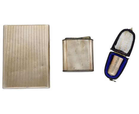 A gold thimble, unmarked, in a contemporary case, silk signed for retailer L. Rettie & Son Jewellers, Aberdeen, a 9ct gold en