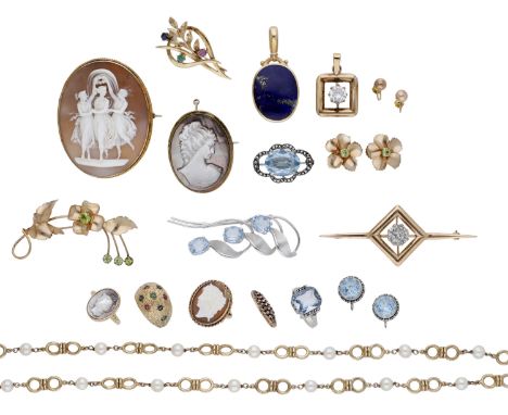 A collection of assorted jewellery, including a fancy-link chain necklace spaced with cultured pearls, clasp stamped ‘375’, a