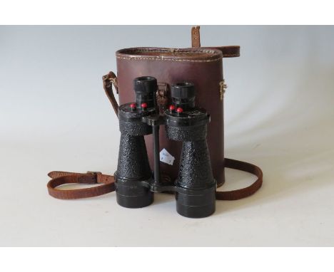Bino prism no.5 MKN RL binoculars. cared (strap damaged)These lots have been donated by Rotary District 1210, Alumni Associat