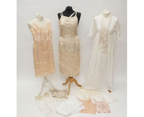 Quantity of 1920s and earlier table linen, lingerie and nightwear including a beautiful 1920s step in with butterfly print, c