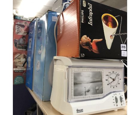INFRARED LAMP AND ASSORTED BOXED ITEMS
