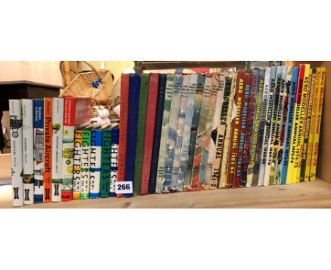 VINTAGE AEROMODELLER ANNUALS FROM THE 1950S AND 60S ALONG WITH MUNSON AND McDONALD PRINTED FIGHTING AIR CRAFT OF THE FIRST AN