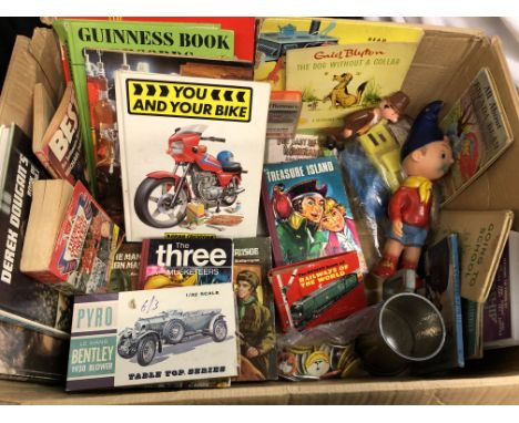 PYRO BENTLEY 1/32 SCALE MODEL KIT, BAG OF VINTAGE LAPEL BADGES, REVEL RACEWAY SLOT CAR GAME, NODDY FIGURE, VARIOUS CHILDREN'S