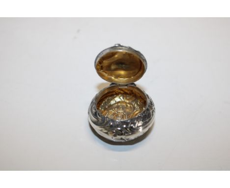 A small hallmarked silver &amp; gilt patch/pill box hallmarked for Birmingham 