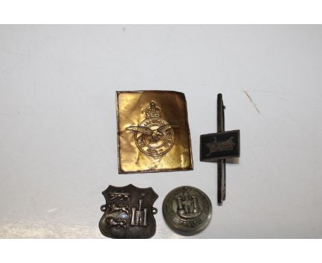 Four vintage items including a silver badge &amp; brooch 