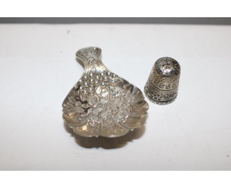 A hallmarked Victorian silver caddy spoon &amp; a silver Charles Horner thimble 