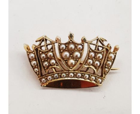 9ct gold and seedpearl brooch&nbsp;in the form of a crown, 3.5g approx.&nbsp;