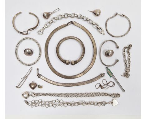 Collection of silver hallmarked and other silver items of jewellery including silver hallmarked bangle, silver hallmarked lin