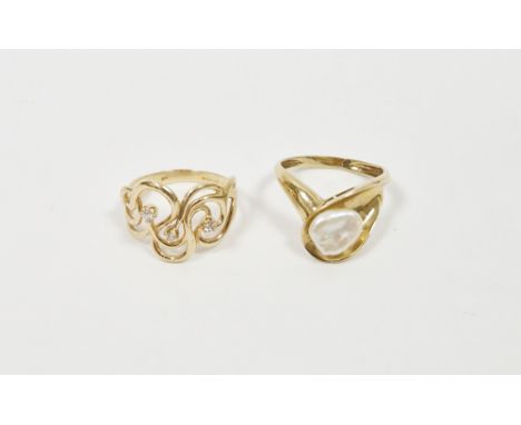 9K gold and baroque pearl ring and a 9ct gold and triple white stone loop-pattern ring (2)    Condition Report approx weight 