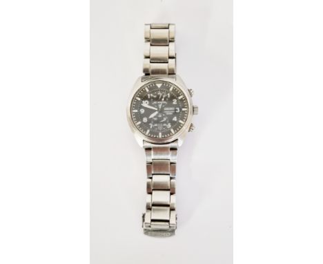 Gentleman's Seiko chronograph 100m wristwatch, model 7T94-0BR8, the dial having baton hour markers in the chapter ring, Arabi