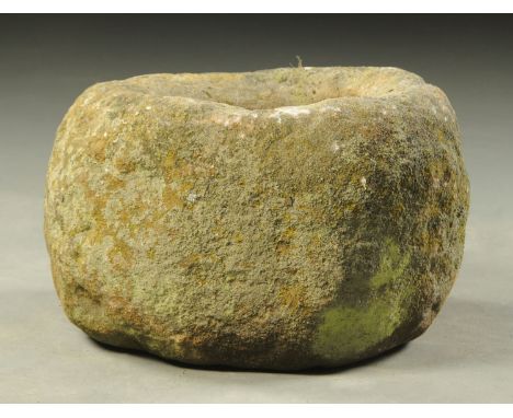 A 19th century sandstone garden trough, circular.  Diameter +/- 42 cm.    CONDITION REPORT:  Generally good order with only m