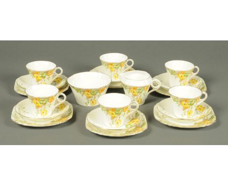 An Art Deco "Bone China Scotia Salisbury" pattern tea set (20).   CONDITION REPORT:  One cup has a 1 cm hairline crack runnin