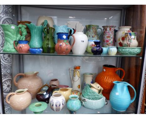 A COLLECTION OF VARIOUS VINTAGE AND ART DECO VASES AND JUGS TO INCLUDE MOORCROFT, POOLE, ROYAL ART POTTERY, SYLVAC, ROYAL STA