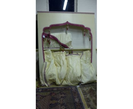 An interesting set of two pairs of silk curtains - Size approx. Length 3.1 m x Width 4.4 m and 3.2 m x 2.4 m with valance and
