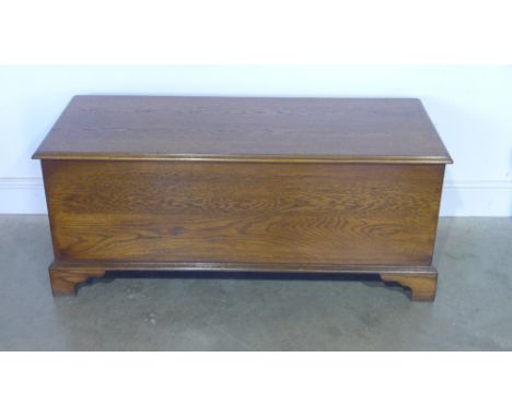A modern oak storage Trunk - Width 123 cm 