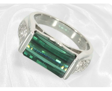 Ring: hochwertiger Platinring mit einem besonderen Turmalin und Brillanten, neuwertig: Ca. Ø16,5mm, RG52, ca. 10g, sehr solid