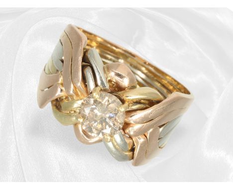 Ring: ausgefallener und interessant gefertigter Tricolor-Goldschmiedering mit braunem fancy Brillant, ca. 1,35ct: Ca. Ø20mm, 