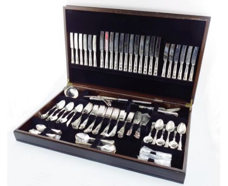 A modern electroplated Kings pattern canteen for twelve, comprising: twelve table forks, twelve table knives, twelve dessert 