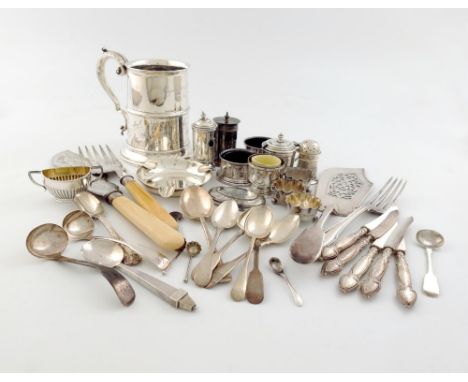 A mixed lot of silver items, various dates and makers, comprising: a mug, by Lee and Wigful, Sheffield 1906, tapering circula