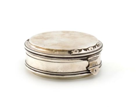 A silver box, by K and Co. London 1922, plain circular form, the hinged cover with a hinged clasp, diameter 9.2cm, approx. we